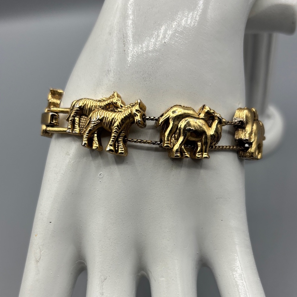 Gold Tone Noah’s Arc Animal Charm Slider Bracelet JP288